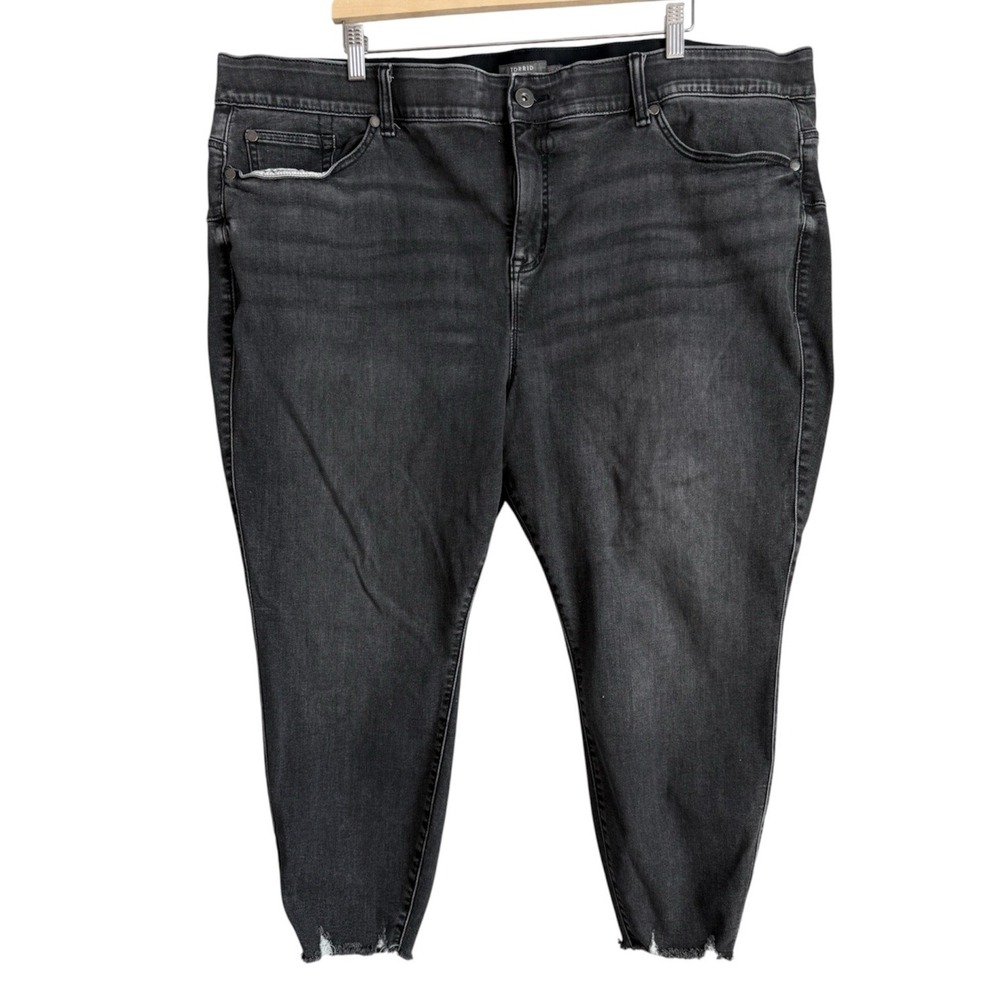 Torrid Bombshell Skinny Cropped Jeans Faded Black Raw Frayed Hem Plus Size 28S